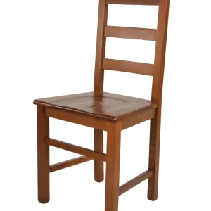 Sedia modello Rustica con robusta struttura in legno di faggio e seduta in legno massello